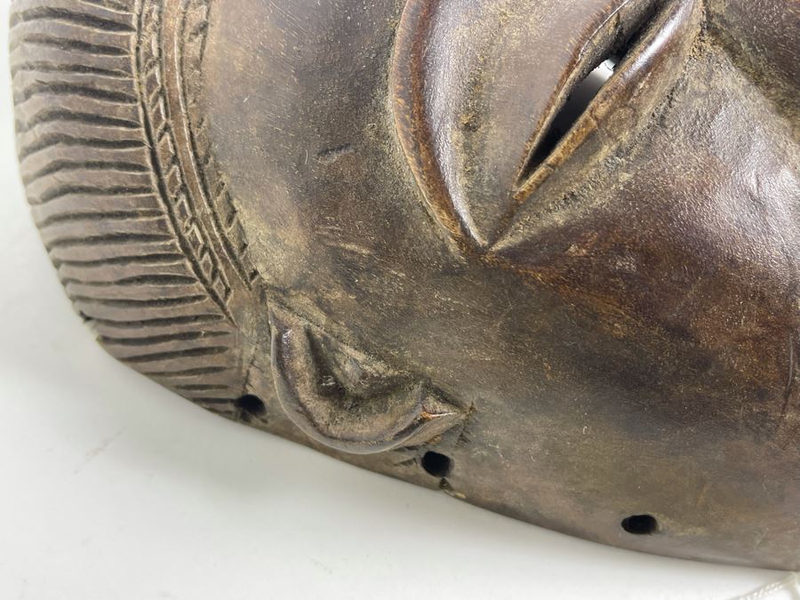 Antique African Hand Carved Wood Mask Old Chokwe Tribe Democratic Republic Of Congo 7.5W X 10H X 4D Retailed For $890 [Photo 8]