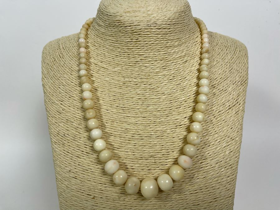 Graduated White Coral Beads 19' Necklace With Sterling Silver Clasp 14mm Beads [Photo 2]