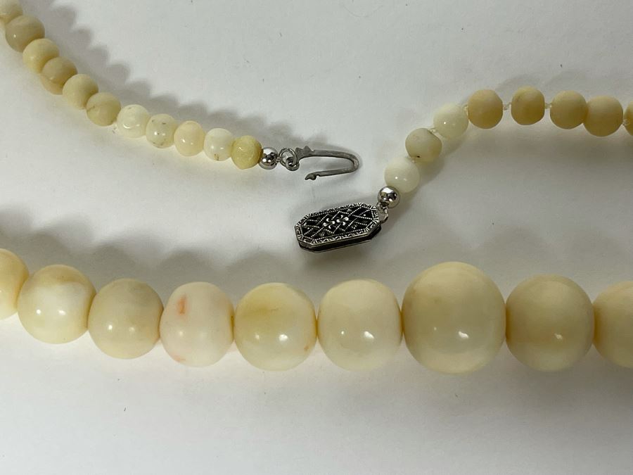 Graduated White Coral Beads 19' Necklace With Sterling Silver Clasp 14mm Beads [Photo 6]