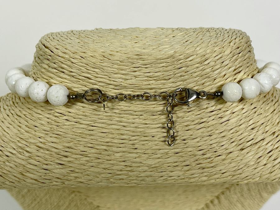 Large White Coral With Enhanced Angel Skin Coral Spacers And Sterling Silver Clasp 17.55mm-8.5mm Beads [Photo 5]