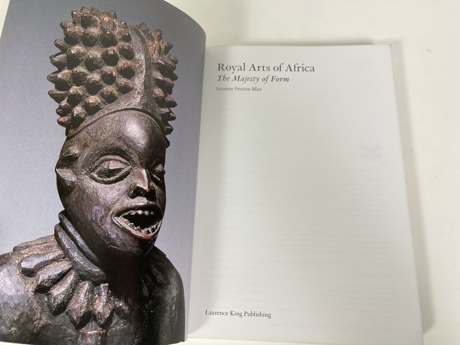 Royal Arts Of Africa The Majesty Of Form Book By Suzanne Preston Blier [Photo 2]