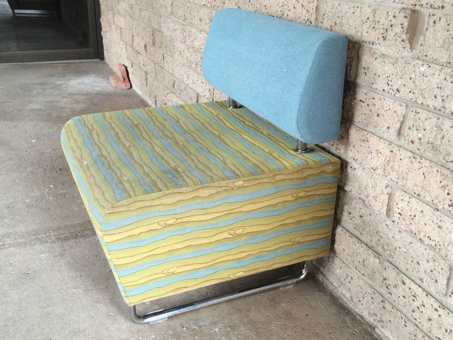 Modern KI HUB Modular Chair with Bent Chrome Legs [Photo 3]