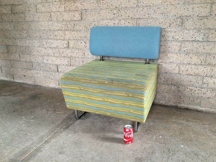 Modern KI HUB Modular Chair with Bent Chrome Legs [Photo 4]