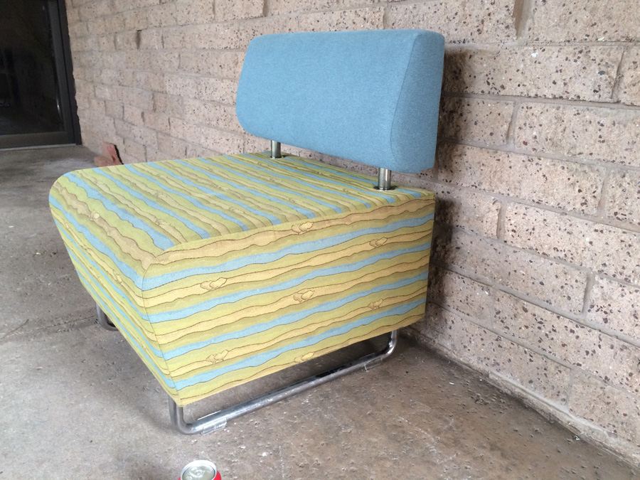 Modern KI HUB Modular Chair with Bent Chrome Legs [Photo 3]