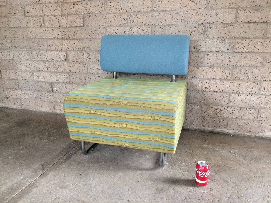 Modern KI HUB Modular Chair with Bent Chrome Legs [Photo 1]