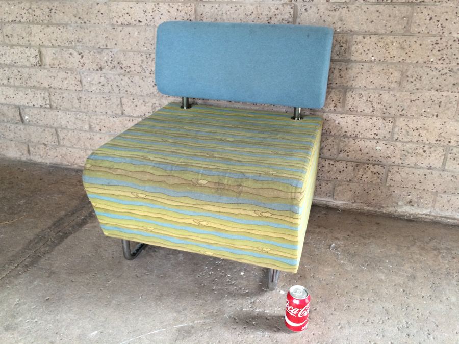 Modern KI HUB Modular Chair with Bent Chrome Legs [Photo 1]