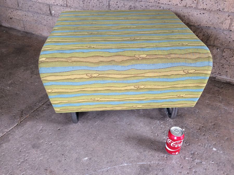 Modern KI HUB Modular Chair with Bent Chrome Legs [Photo 7]