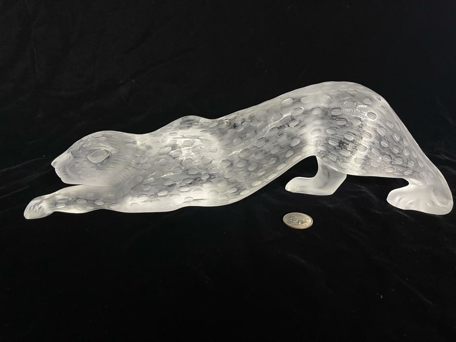 Signed Lalique France Crouching Panther Clear 14.5L X 3D X 3.5H Retails $2,100