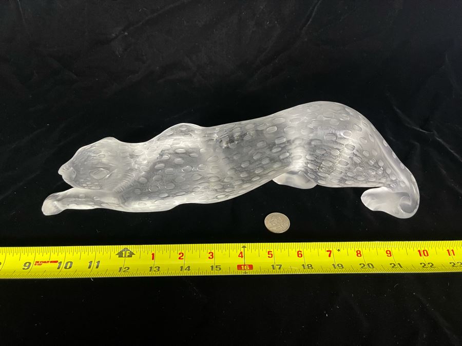Signed Lalique France Crouching Panther Clear 14.5L X 3D X 3.5H Retails $2,100 [Photo 4]