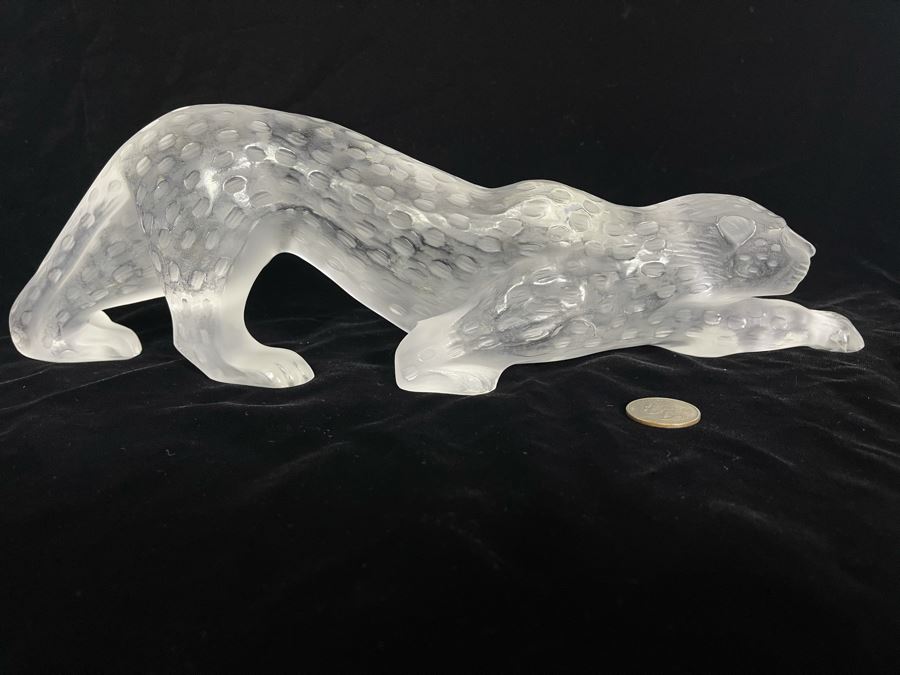 Signed Lalique France Crouching Panther Clear 14.5L X 3D X 3.5H Retails $2,100 [Photo 9]