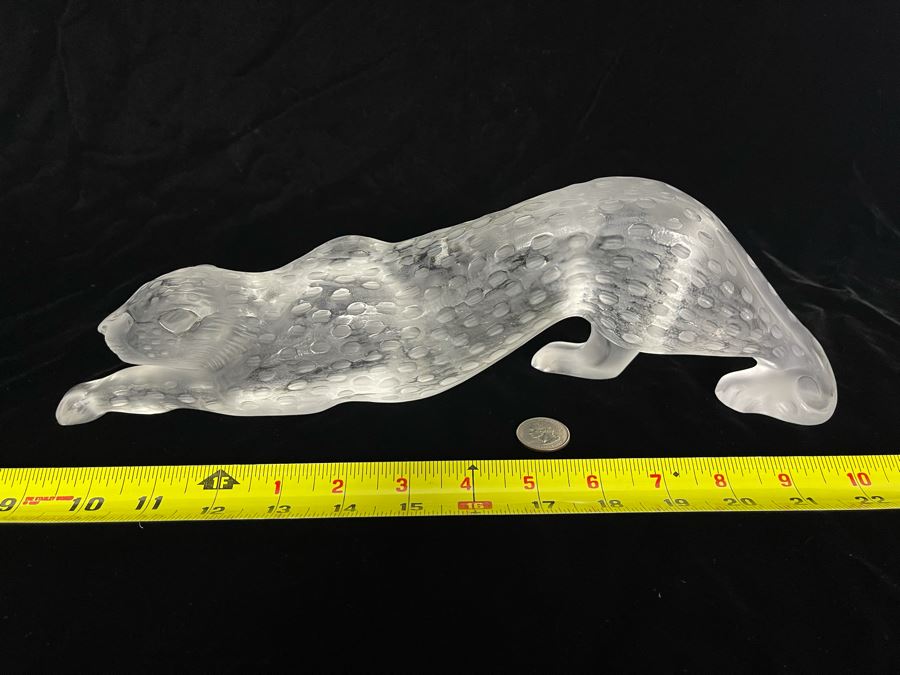 Signed Lalique France Crouching Panther Clear 14.5L X 3D X 3.5H Retails $2,100 [Photo 3]