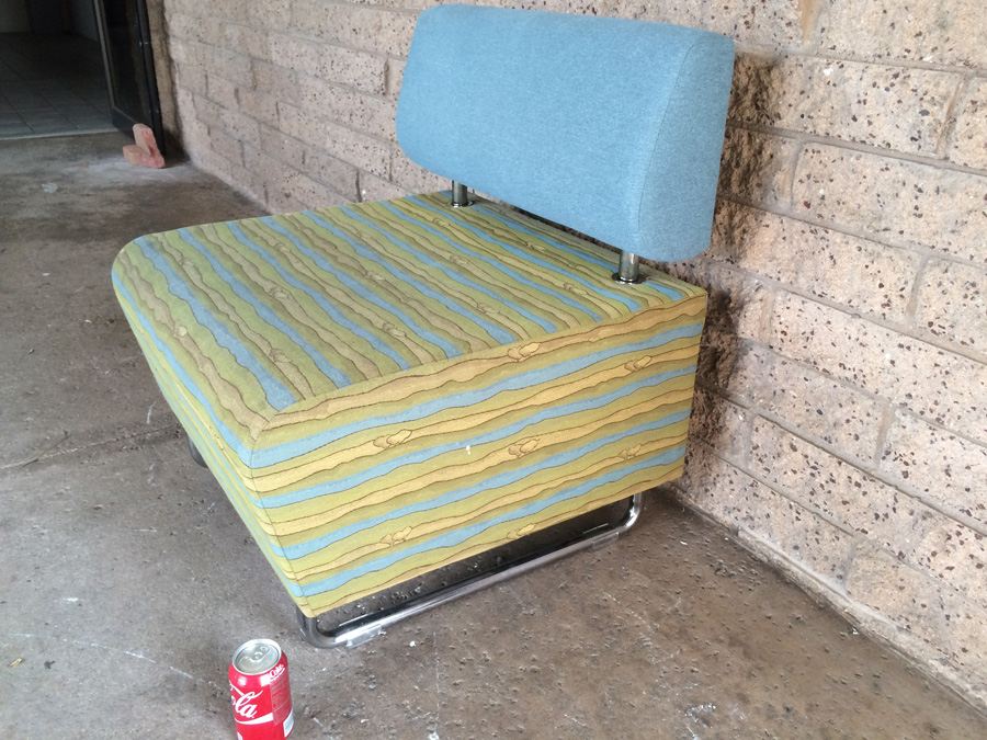 Modern KI HUB Modular Chair with Bent Chrome Legs [Photo 3]