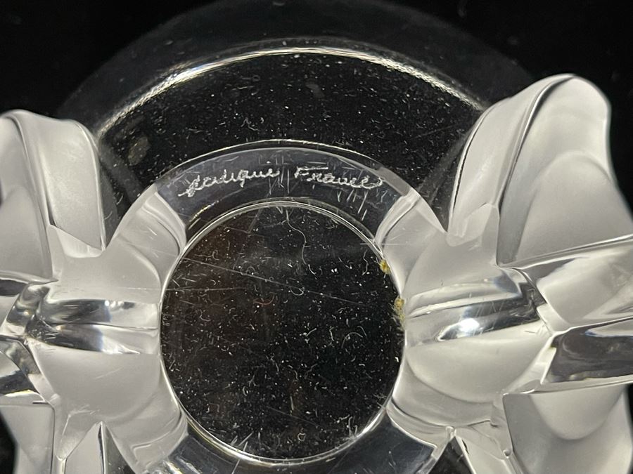 Signed Lalique France Crystal Bowl 5.5W X 4H [Photo 2]