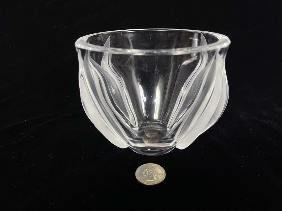 Signed Lalique France Crystal Bowl 5.5W X 4H [Photo 4]