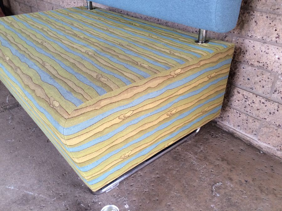 Modern KI HUB Modular Chair with Bent Chrome Legs [Photo 3]