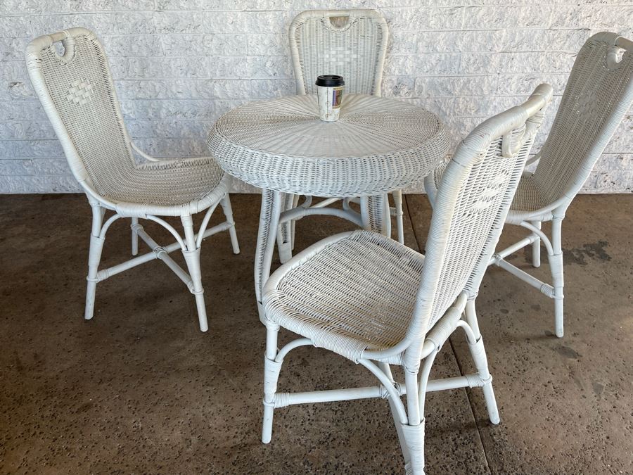 JUST ADDED - White Painted Wicker Round Table 29.5R X 28.5H With Four White Wicker Chairs [Photo 4]