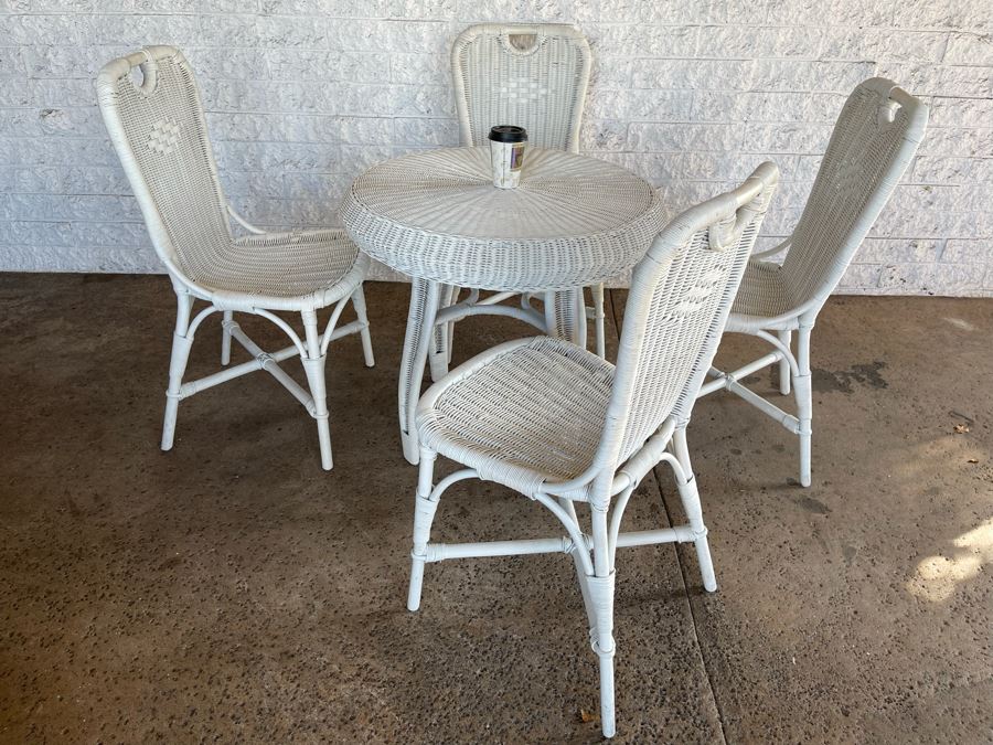 JUST ADDED - White Painted Wicker Round Table 29.5R X 28.5H With Four White Wicker Chairs [Photo 2]