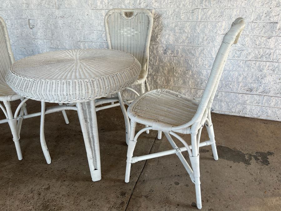 JUST ADDED - White Painted Wicker Round Table 29.5R X 28.5H With Four White Wicker Chairs [Photo 8]