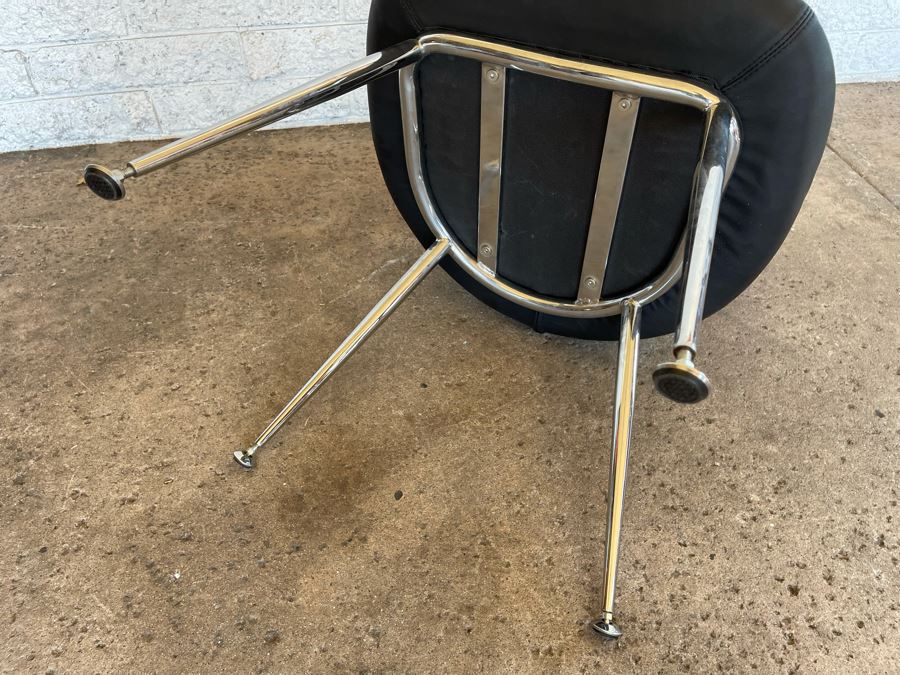 JUST ADDED - Black Leather And Chrome Office Side Chair [Photo 8]