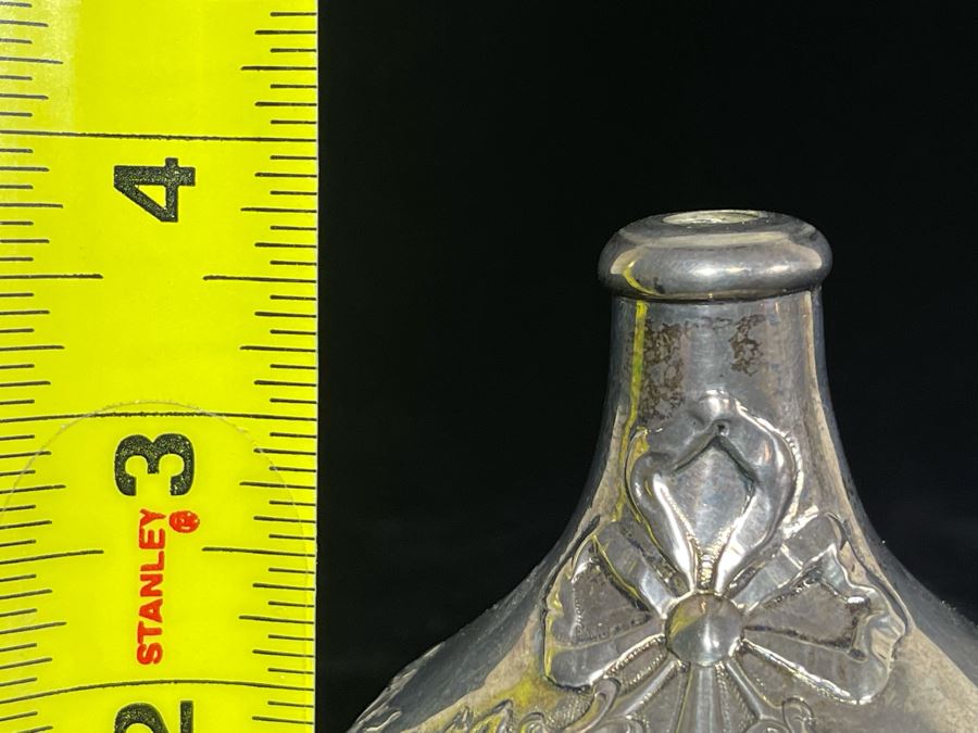 JUST ADDED - Repousse Sterling Silver Bottle 3.5H 85.9g [Photo 7]