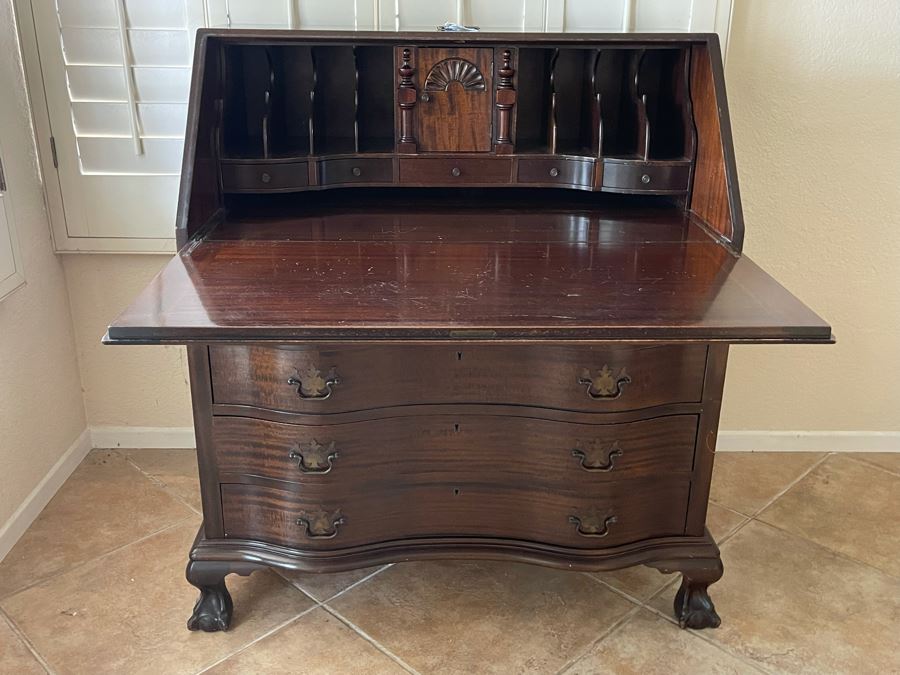 Maddox Tables Slant Serpentine Front Desk With Four Lockable Drawers 36W X 21D X 41.5H [Photo 4]