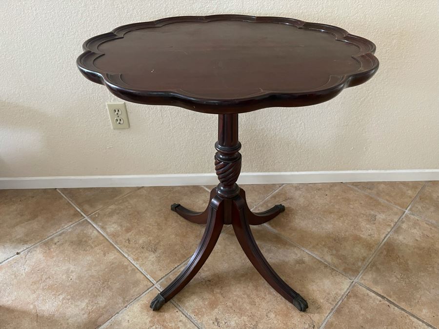 Brandt Furniture Mahogany Pedestal Table 26W X 28H