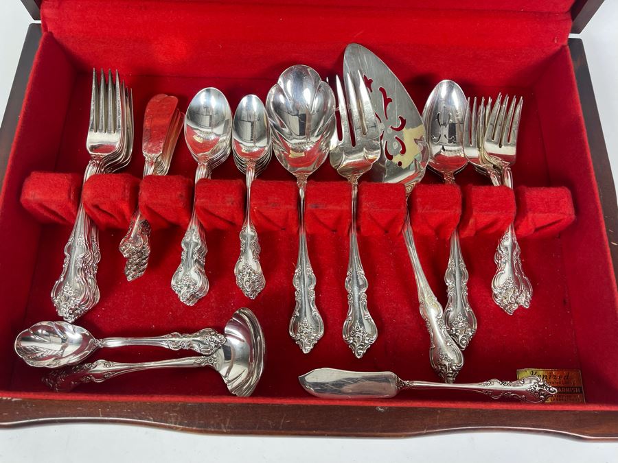International Silverplate Flatware Set Apx Service For 8 With Storage Box [Photo 4]