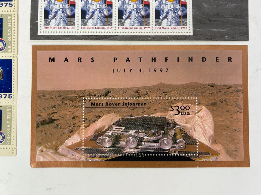 Mint Apollo Soyuz 1975 Stamp Sheet, Commemorative Edition Of 25th Anniversary First Moon Landing Mint Stamps And Mars Pathfinder 1997 Mint $3 Stamp [Photo 5]