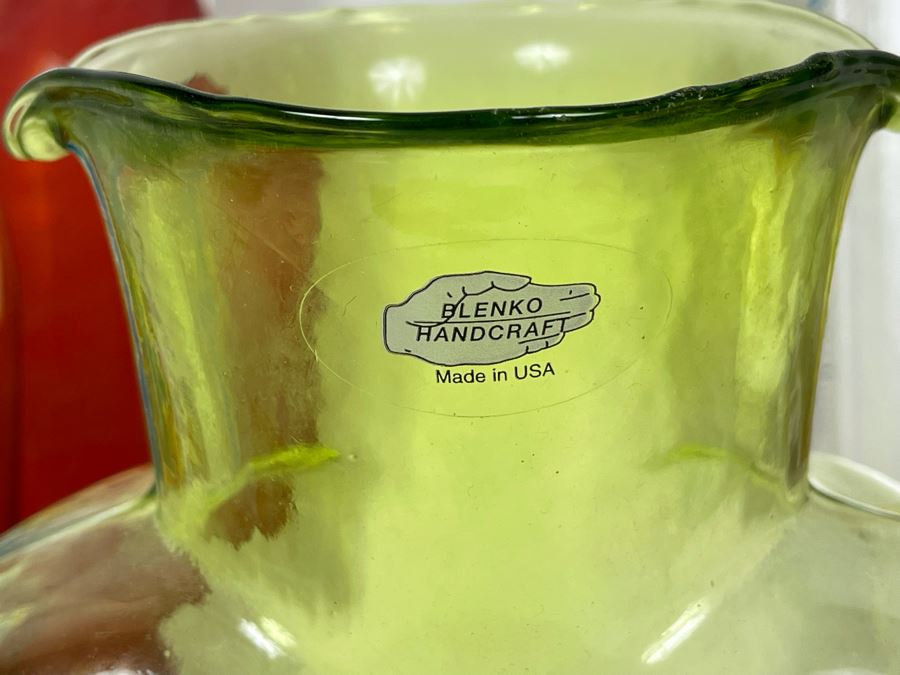 Collection Of Four Blenko Glass Collector's Books And Green Blenko Glass Jar 8H [Photo 4]
