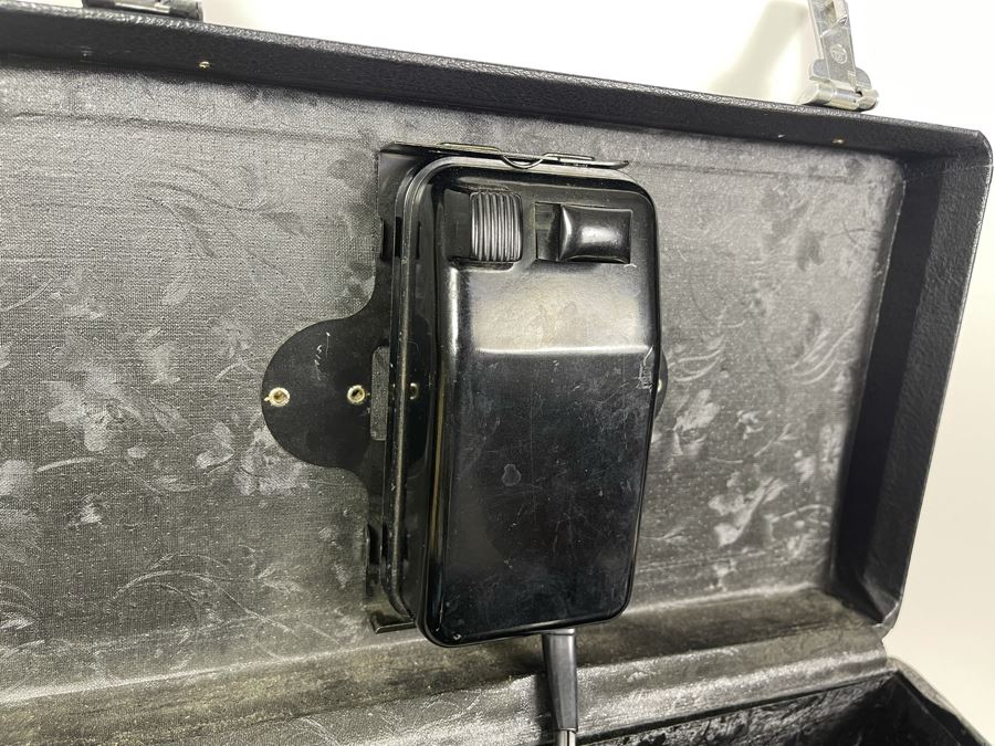 Singer Featherweight Model 221 In Great Condition With Case [Photo 14]