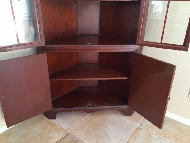 Mahogany S P Dowdy Corner China Cabinet [Photo 18]