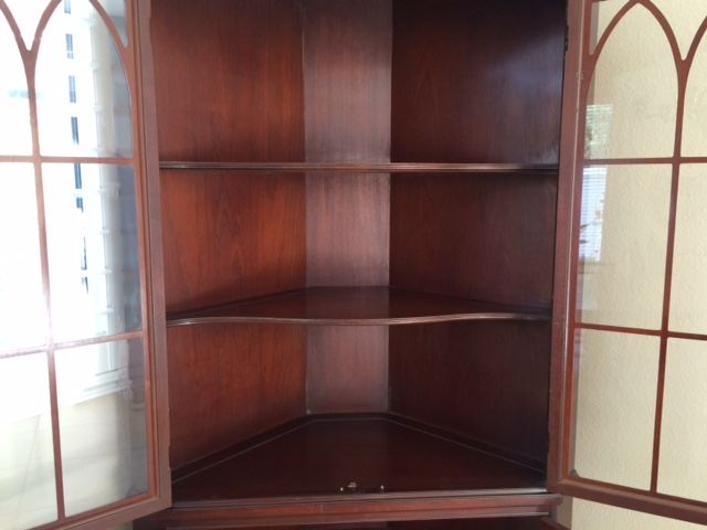 Mahogany S P Dowdy Corner China Cabinet [Photo 14]