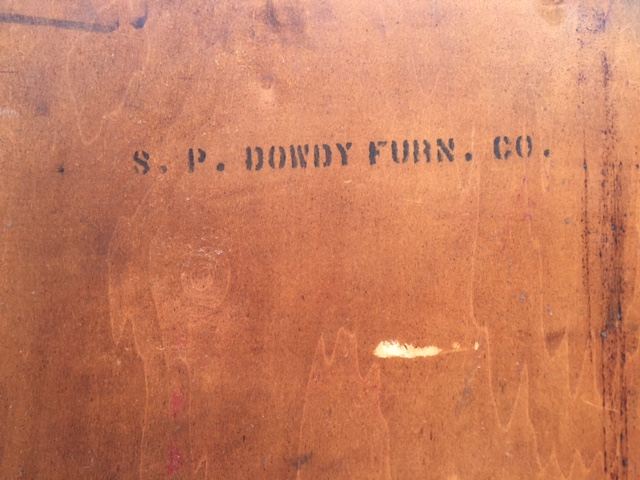 Mahogany S P Dowdy Corner China Cabinet [Photo 21]