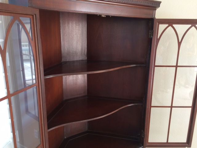 Mahogany S P Dowdy Corner China Cabinet [Photo 11]