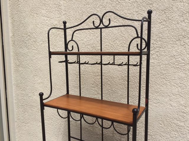 Bar with Wrought Iron Legs [Photo 6]