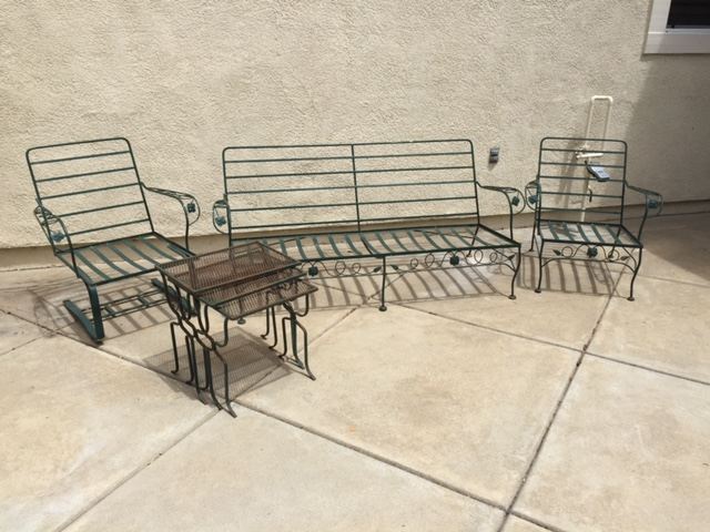 Outdoor Green Metal Patio Furniture [Photo 1]