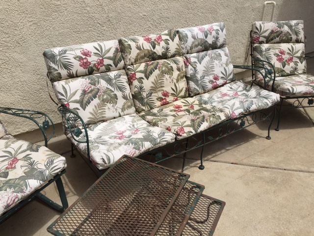 Outdoor Green Metal Patio Furniture [Photo 3]