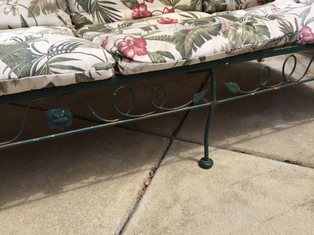 Outdoor Green Metal Patio Furniture [Photo 16]