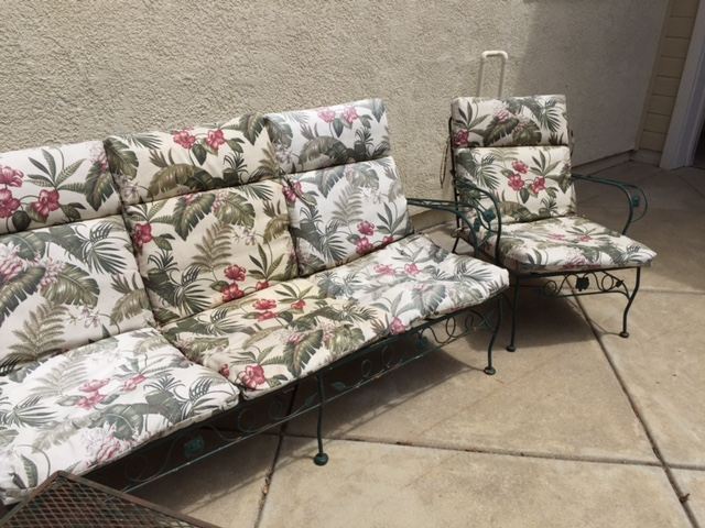 Outdoor Green Metal Patio Furniture [Photo 15]