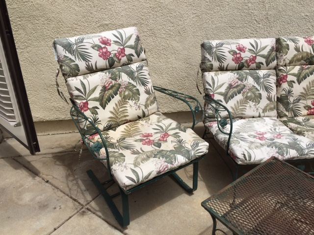 Outdoor Green Metal Patio Furniture [Photo 14]