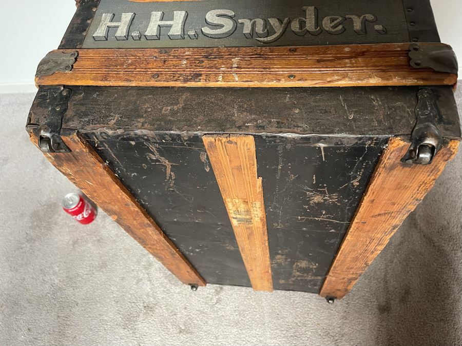 Vintage Slight Dome Top Trunk 30W X 18D X 21H [Photo 16]