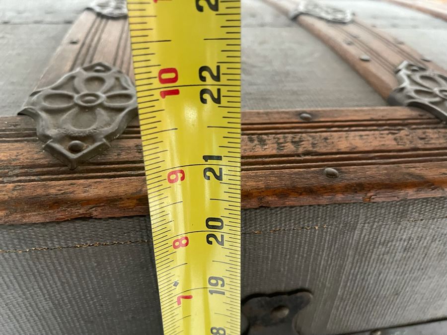 Vintage Slight Dome Top Trunk 30W X 18D X 21H [Photo 14]