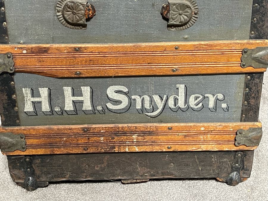 Vintage Slight Dome Top Trunk 30W X 18D X 21H [Photo 15]