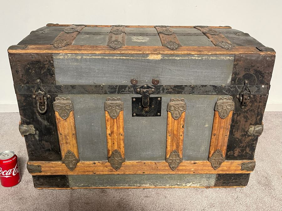 Vintage Slight Dome Top Trunk 30W X 18D X 21H