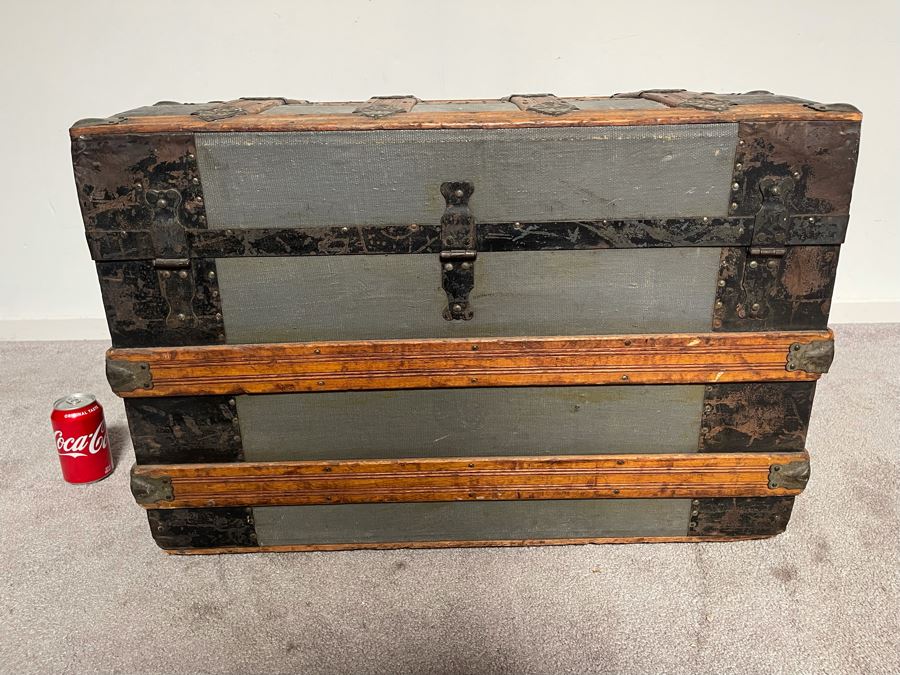 Vintage Slight Dome Top Trunk 30W X 18D X 21H [Photo 11]