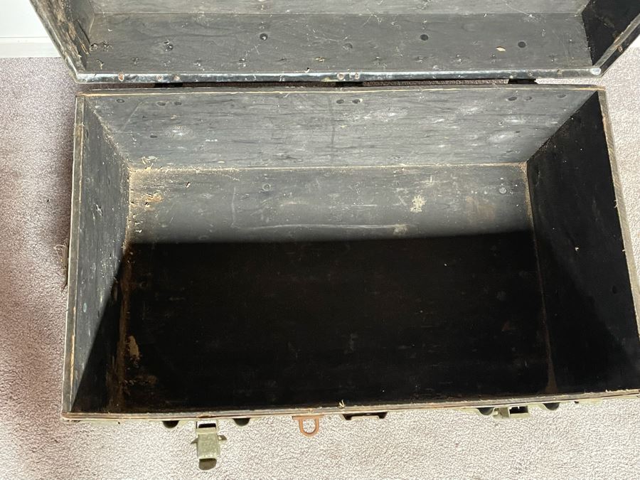 Vintage Green Military Locker Trunk Heavy 29.5W X 17D X 16H [Photo 8]