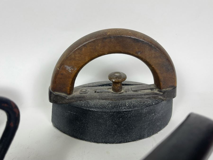 Four Vintage Metal Irons And Old Wooden Plane [Photo 7]