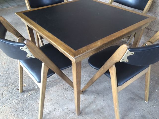 Mid-Century Modern Coronet Wonderfold Card Table with Four Folding Chairs Excellent Condition [Photo 4]