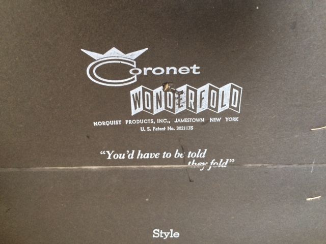 Mid-Century Modern Coronet Wonderfold Card Table with Four Folding Chairs Excellent Condition [Photo 10]