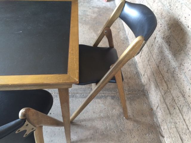 Mid-Century Modern Coronet Wonderfold Card Table with Four Folding Chairs Excellent Condition [Photo 8]